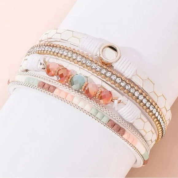 LAST ONE: Beautiful women’s rhinestone and bead cute bracelet - Picture 4 of 4